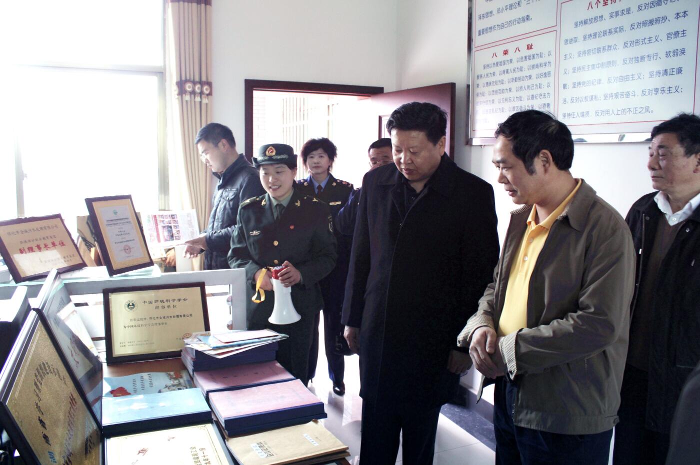 2011年3月，国家工商局总局个体司司长李玉家受中央组织部委托视察星空官方版网站登录入口-星空(中国)党建工作.JPG